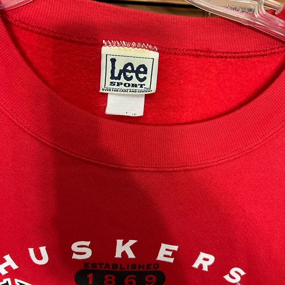 University Of Nebraska Huskers Est 1869 Lee Men XL Sweatshirt Red - Picture 5 of 6